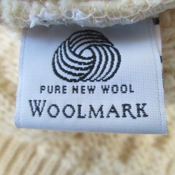 CARRAIG DONN IRISH FISHERMAN'S SWEATER - Picture 14 of 16